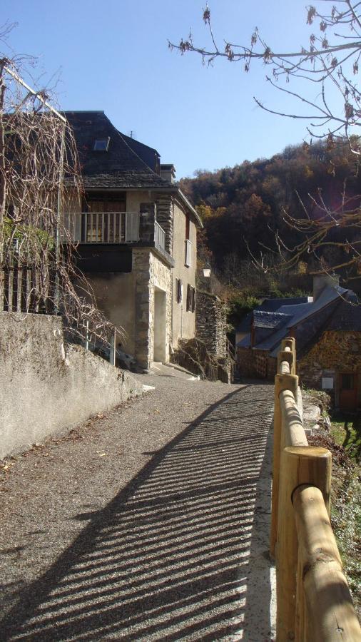 Gite Familial Fouga Bareilles Exterior foto